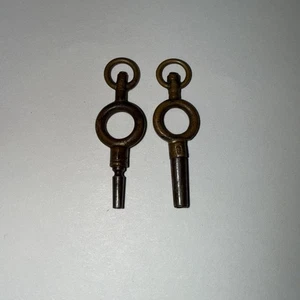 2 Stück antike viktorianische Messing Taschenuhr Aufziehschlüssel Original Schlüssel Patina - Bild 1 von 6