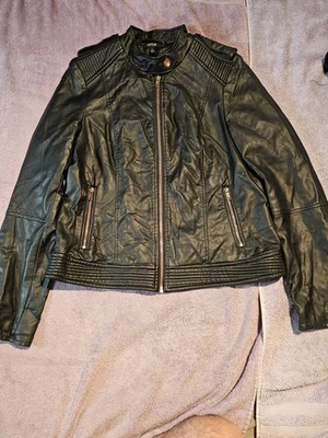 Apt. 9 Juniors черная кожаная куртка размер средний женщин - Изображение 1 из 4