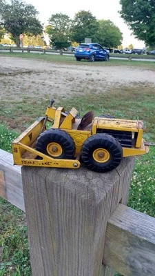 VINTAGE RARE  NYLINT TOURNADOZER PRESSED STEEL RUBBER-WHEELED DOZER - Image 1 of 4