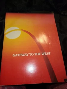 Gateway To The West Book - Paperback - Vintage - Picture 1 of 3