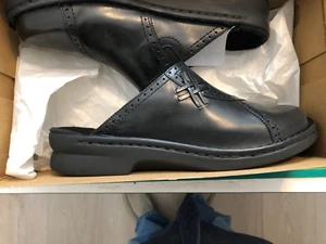 NEW IN BOX Women's Shoes Size 9 Clarks 83702 Slip-Ons Black - Picture 1 of 4