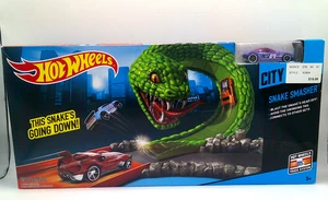 Hot Wheels 2014 - CITY "SNAKE SMASHER" Track Set - New in Original Sealed Box - Picture 1 of 7