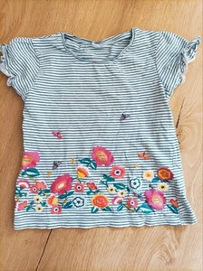 T-Shirt 🦋 Gestreift Mit Schmetterling- und Blumenmotiv Gr. 116 - Bild 1 von 2