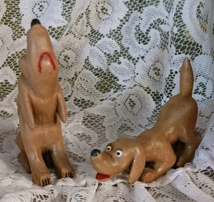 2 Small Hand Carved Wooden Dogs ~ Hunting Pointers Hound Dog - Picture 1 of 7