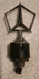 EMBLEM RELIANT K 1981-1984 PLYMOUTH HOOD ORNAMENT GENUINE PART CLASSIC PLYMOUTH - Bild 1 von 9