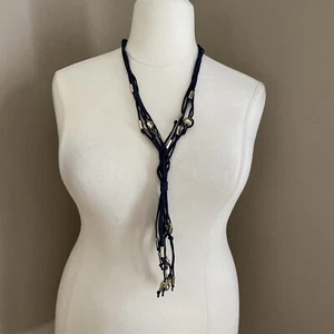 COLLANA LUNGA CHICOS JACE BLU CAMOSCIO CORDONCINO NAPPA STRATIFICATA PENDENTE 28” - Foto 1 di 8