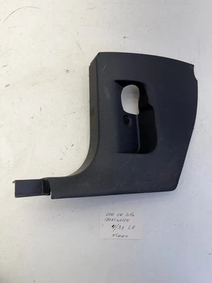 Volkswagen Jetta Wagon 2010-2014 panel de retroceso inferior izquierdo moldura OEM. Foto 1 de 4