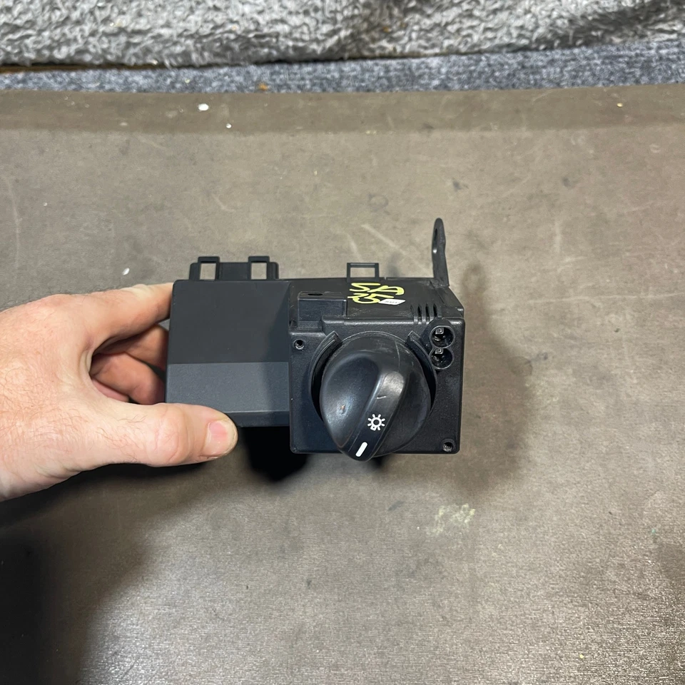 R170 Mercedes Benz SLK 230 320 Convertible Headlight Switch Fuse box 1705450304 - Image 1 of 4