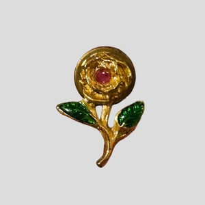 Pin de solapa de flores vintage tono dorado con centro rosa y hojas de esmalte verde  - Imagen 1 de 2