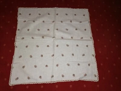 Omas Hand Arbeit Handarbeitsdecke 76cm x 78cm TOP ZUSTAND     #4 - Bild 1 von 2