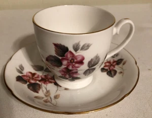 Juego de taza de té y platillo china hueso fino Royal Grafton - de colección - malva floral - de colección - Imagen 1 de 3