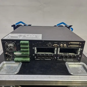 Motor mezclador digital Yamaha DME64N con 8 salidas analógicas - Imagen 1 de 2