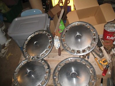 13" 1983 84 VW VOLKSWAGEN RABBIT METAL FÁBRICA TAPACUBOS 1 TAPACUBOS OEM Foto 1 de 4