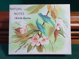SCATOLA PICCOLA VINTAGE CON QUADRO RAMO BLUEBIRDS E DOGWOOD, 5,5 X 4,5 X 1,5 - Foto 1 di 7