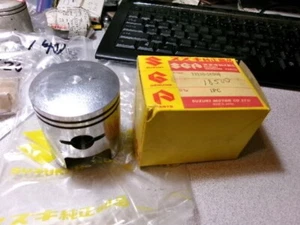 1969-72 SUZUKI T350 T 350 REBEL PISTON STANDARD NOS OEM 12110-18300 12110-18500 - Picture 1 of 5