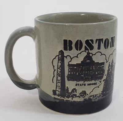 Boston Mass. Taza de café de coleccionista taza de cerámica de gres de recuerdo con puntos de referencia Foto 1 de 4
