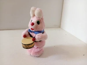 Duracell Lapin peluche rose avec baguettes et tambour 1/6 Les photos font la des - Photo 1/8