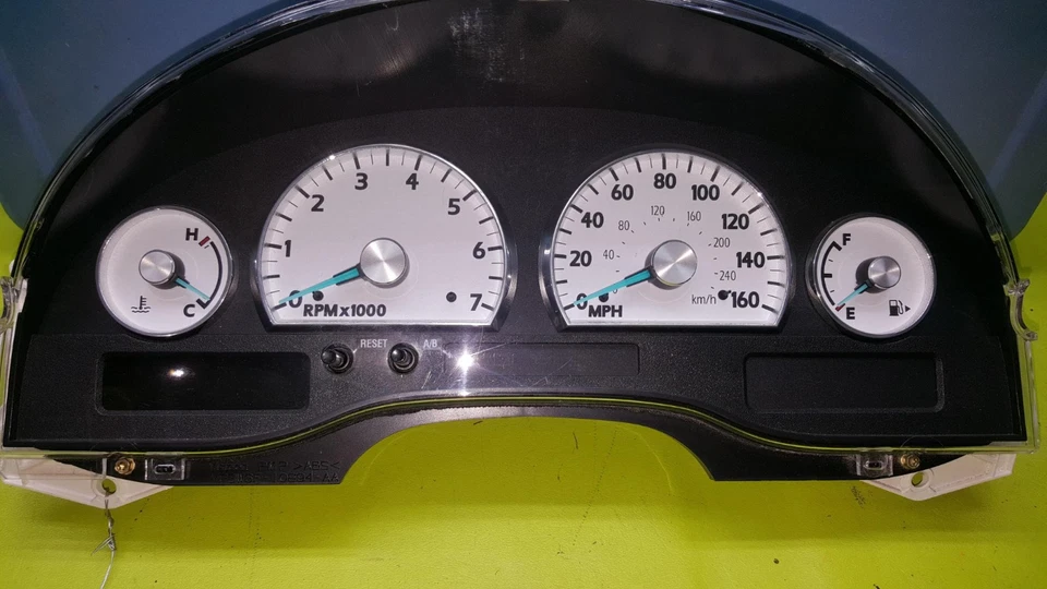 Velocímetro Cluster MPH reconstruido para Ford Thunderbird 2003 Foto 1 de 1