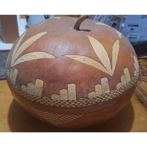 Signierte Kürbis handgeschnitzt und bemalt Deckel Kunst Schale-Jean Martin '05 10,5"x8" - Bild 1 von 8