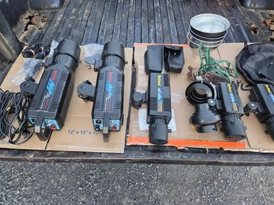 Britek - Professional Studio Light Kit - Photography Lighting Travel Case - Image 1 of 4