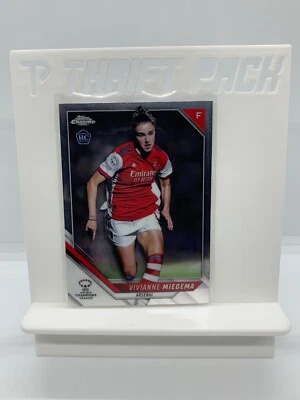 2021-22 Topps Chrome UEFA Women's UCL Base Set #1-100 Pick Your Player - Image 1 of 2