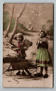 New Years Postcard- France Kids in snowy landscape - Picture 1 of 2