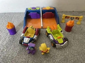 SuperZings Kaboom City Racing 2 Cars + 2 Exclusive Figurines Collectible Set Toy - Picture 1 of 6