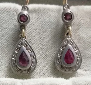 ANTICHI ORECCHINI A GOCCIA IN ORO E ARGENTO CON RUBINI - Foto 1 di 5