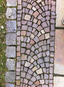 Dornreichenbacher Mosaikpflaster gebraucht Herbstlaub Natursteinpflaster Antik - Bild 1 von 1