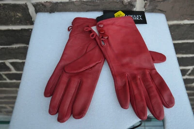NUEVO CON ETIQUETAS $75 Badgley Mischka 19591 Guantes de Cuero con Detalle de Botones Rojo Cereza Talla S Foto 1 de 4