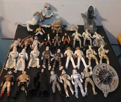 Lote mixto de 25+ figuras de juguete vintage de Star Wars Kenner Lucas años 90  Foto 1 de 4