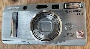 Fujifilm FinePix F700 camera, no battery, sold as spares/repair. - Picture 1 of 17