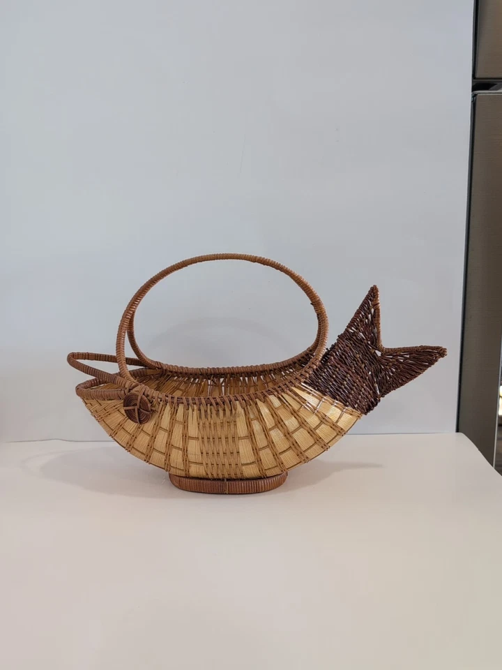 Cesta de peces vintage cañas tejidas mango base mesa decoración náutica lago Foto 1 de 4