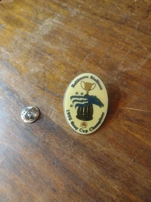 Pin Baltimore Stallions (de colección) 1995 Campeonato Gris Copa Sombrero Solapa Pin. Foto 1 de 3