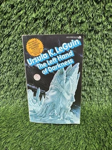 The Left Hand of Darkness By Ursula K. LeGuin 1974, 7th Ace Printing Paperback - Imagen 1 de 4