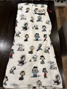 Peanuts Velvetloft Soft Throw Blanket - Picture 1 of 3
