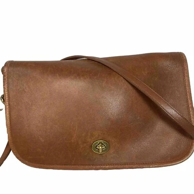 Cartera Bandolera COACH Penny Bolsillo Cuero Marrón Tostado #9755 EE. UU. Bloqueo Giratorio Foto 1 de 4