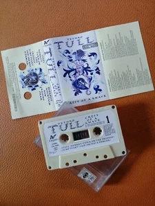 JETHRO TULL [ CREST OF A KNAVE ] ORIGINAL CASSETTE THAILAND EDITION - Picture 1 of 2