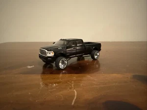 1/64 Custom Dodge Ram 2500 Truck - Picture 1 of 7