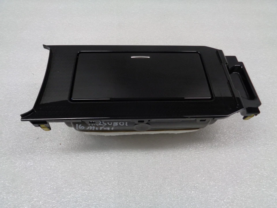 Portavasos Toyota Mirai 2016-2020 consola central negro 58820-62021 OEM AK250801 Foto 1 de 4