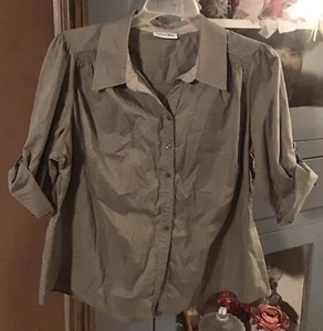 St. John’s Bay Womens XL Top Green Button Up Roll Tab Sleeve - Picture 1 of 2