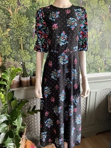 Schwarzes Midikleid mit Blumenmuster von M&S Collection neu mit Etikett Größe 6 - Bild 1 von 11