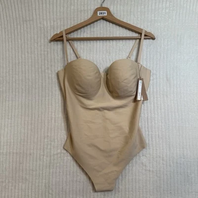 Body Skims con aros moldeado tanga talla grande en arena nuevo con etiquetas $120 Foto 1 de 4