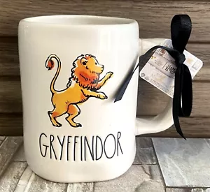 New Rae Dunn HARRY POTTER GRYFFINDOR 20 oz Mug Large CERAMIC 2024 - Picture 1 of 3