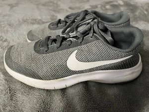 Scarpe da corsa Nike Youth Flex taglia US 4,5 grigio bianco - 943284-003 taglia 4,5 anni - Foto 1 di 11