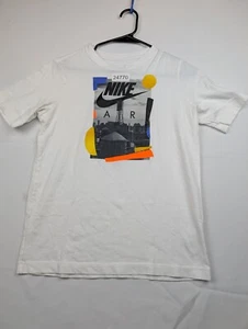 The Nike Air Sportswear Rhythm Photo T-Shirt Men XL White Short Sleeve Crew Neck - Picture 1 of 4