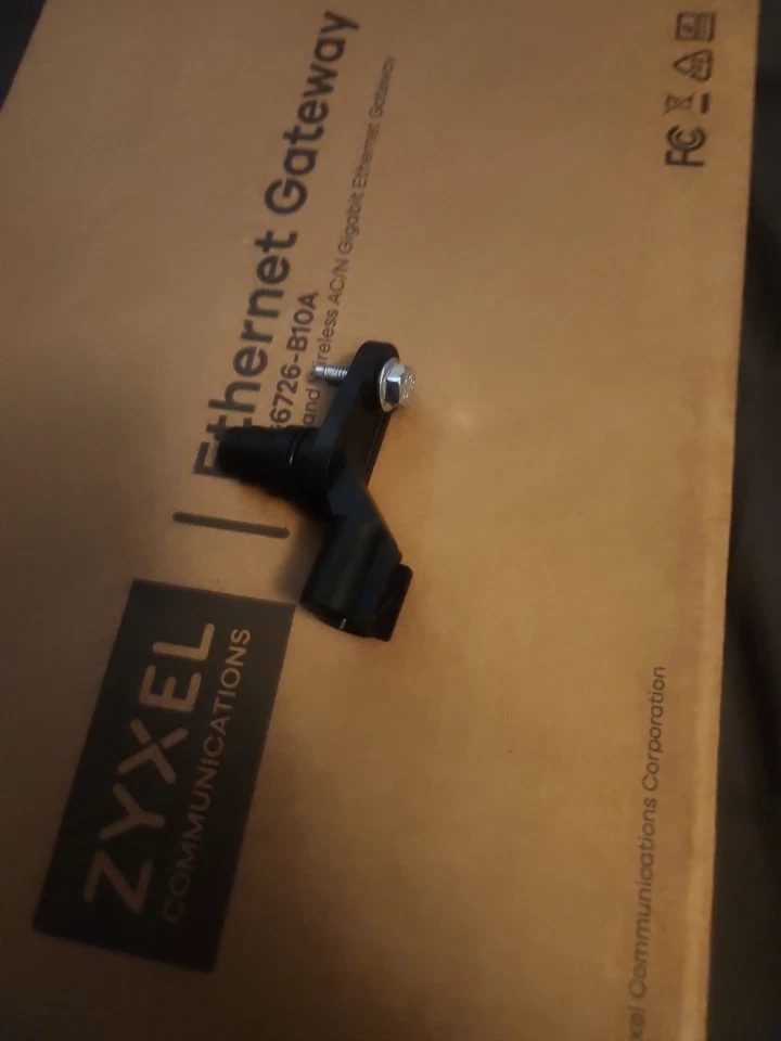 Camshaft Position Sensor For CHEVROLET  MALIBU/ COBALT/ EQUINOX/HHR/IMPALA - Image 1 of 2