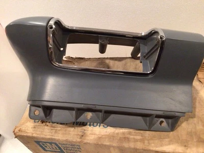 NOS 1972 Pontiac Catalina  Bonneville & SW L.H. Front Fender Extension #484093 - Image 1 of 4