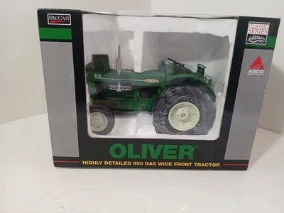 1/16 Oliver 950 Gas Wide Front Tractor SpecCast - Image 1 of 4