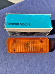 1971 1972 Chevrolet Truck Blazer NOS AMBER LH Park Light Lamp Lens #5964453 - Picture 1 of 11